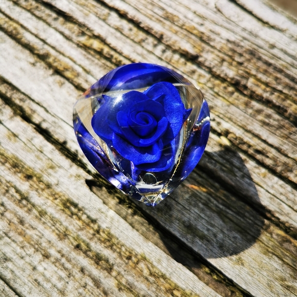 Vintage Triangular Clear Acrylic Scarf Clip with Blue Rose - Picture 5 of 7